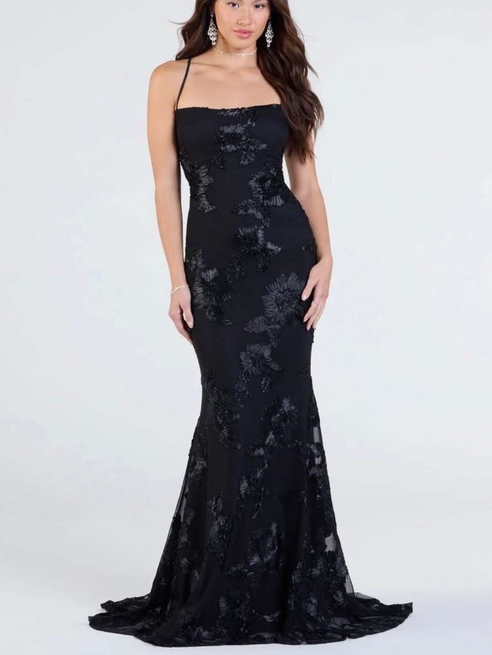 Elegant Black Floral Embroidered Evening Gown